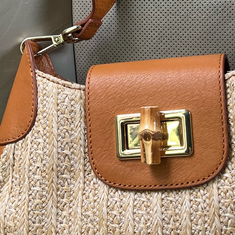 Mark & Graham faux Raffia Shoulder Bag! Tan Leather, Bamboo Latch & Gold Accent! - Picture 3 of 14